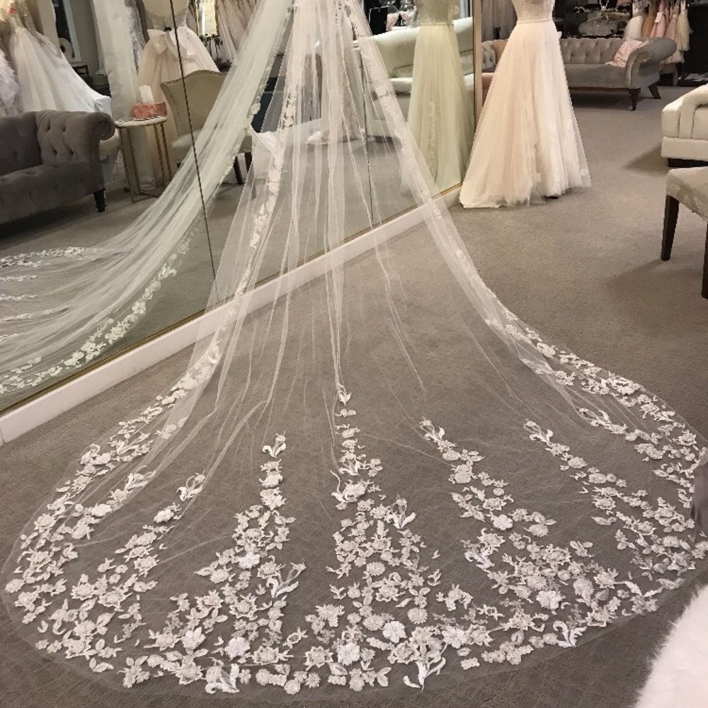 COPY - Wedding veil crystal hand detailed embroid…